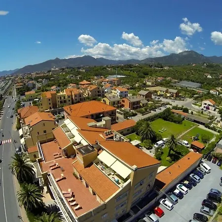 Casa Marina Hotel