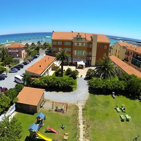 Casa Marina 호텔